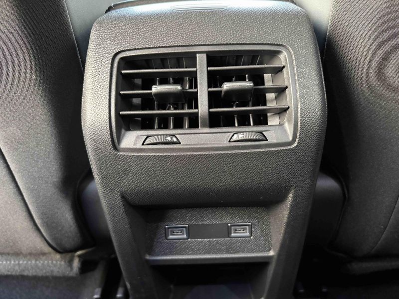 Peugeot 308 (2025) SW Allure 130 EAT8 + Pakety - fotka 36 z 41