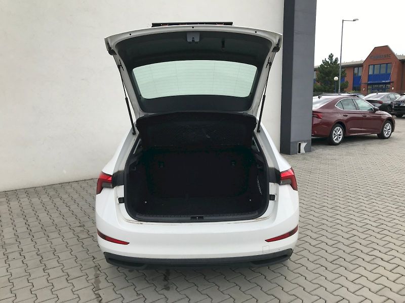 Škoda Scala (2023) AMB TS 110/1.5 M6F - fotka 6 z 25