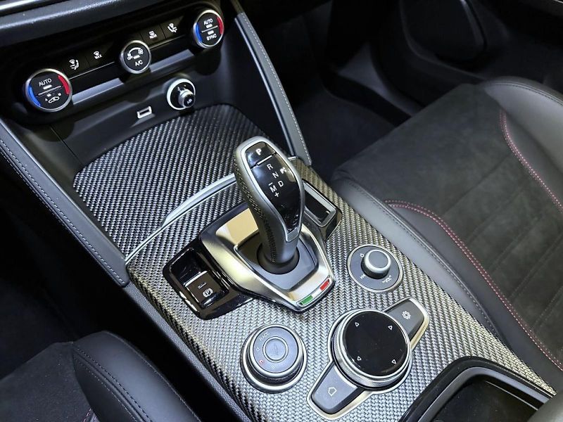Alfa Romeo Stelvio (2026) 2.9 V6 BiTurbo 520k QV COLLEZI - fotka 22 z 28
