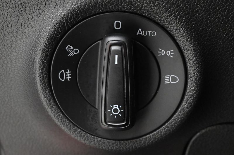 Škoda Karoq 2,0 TDI 110kW DSG Ambition Zár - fotka 27 z 33