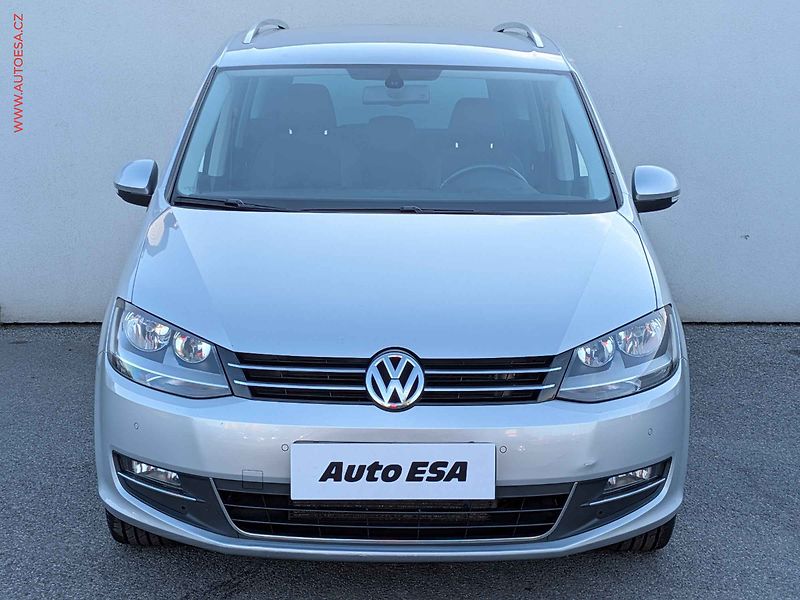 Volkswagen Sharan (2012) 2.0 TDi, Highline, DSG - fotka 2 z 14