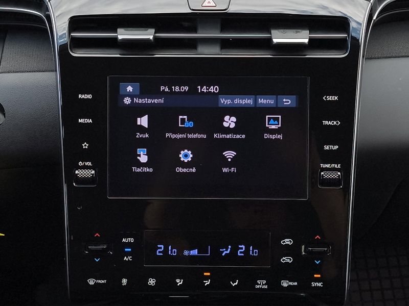 Hyundai Tucson (2021) SMART 1.6 T-GDi MHEV 110kW, ČR - fotka 20 z 27