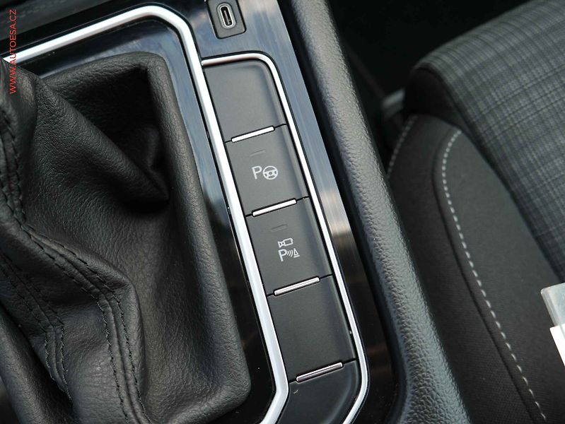Volkswagen Passat (2020) 2.0TDI, servis.kniha, DSG - fotka 23 z 25
