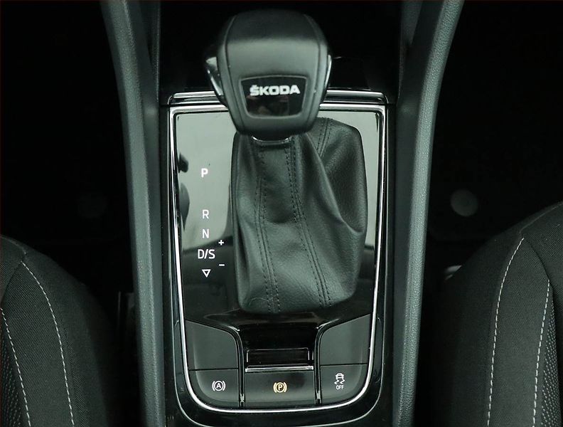 Škoda Karoq (2023) Ambition 2.0 TDI - fotka 13 z 17