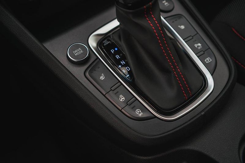Hyundai Kona (2023) N-Line 1.6 T-GDI - fotka 27 z 31