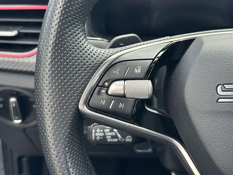 Škoda Kamiq (2025) 1.5 TSI DSG Monte Carlo - fotka 14 z 34