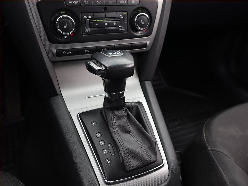 Škoda Octavia (2011) 1.8 TSI, Automat, Serv.kniha - fotka 13 z 20