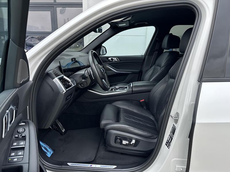 BMW X5 xDrive40d M-Sport PRO - fotka 7 z 33