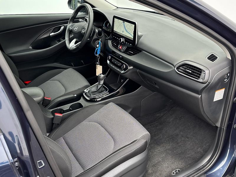 Hyundai i30 Smart DCT - fotka 9 z 26