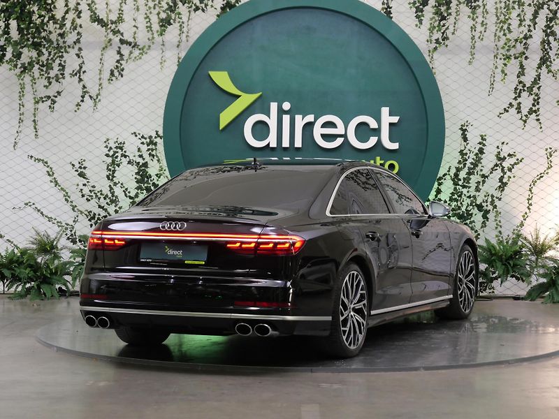 Audi S8 - fotka 2 z 30