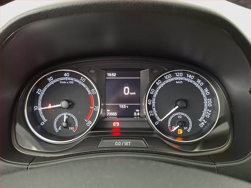 Škoda Fabia (2020) 1.0, Tempomat - fotka 11 z 13
