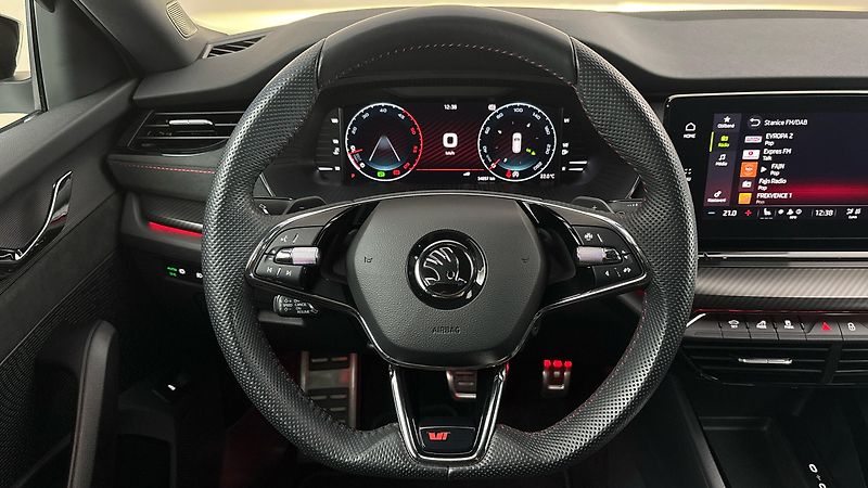 Škoda Octavia 2.0 TDI DSG 4x4 RS Combi - fotka 9 z 27