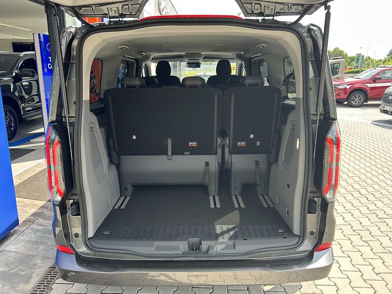 Ford Tourneo Custom Titanium L1 2.0 EcoBlue 110 kW - fotka 9 z 35