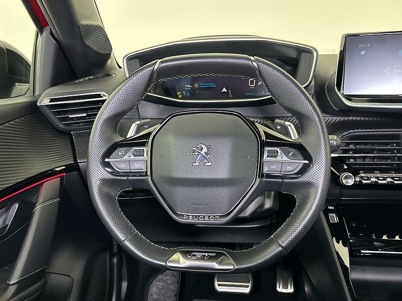 Peugeot 208 GT - fotka 18 z 28