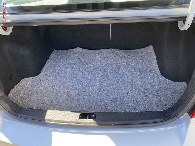 Hyundai Accent (2009) 1.4i, ČR, Klima - fotka 7 z 16