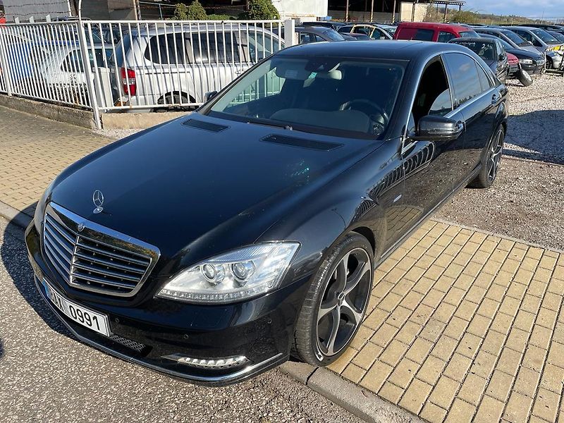 Mercedes-Benz Třídy S (2009) 350 CDI Long 4 matic! - fotka 8 z 64
