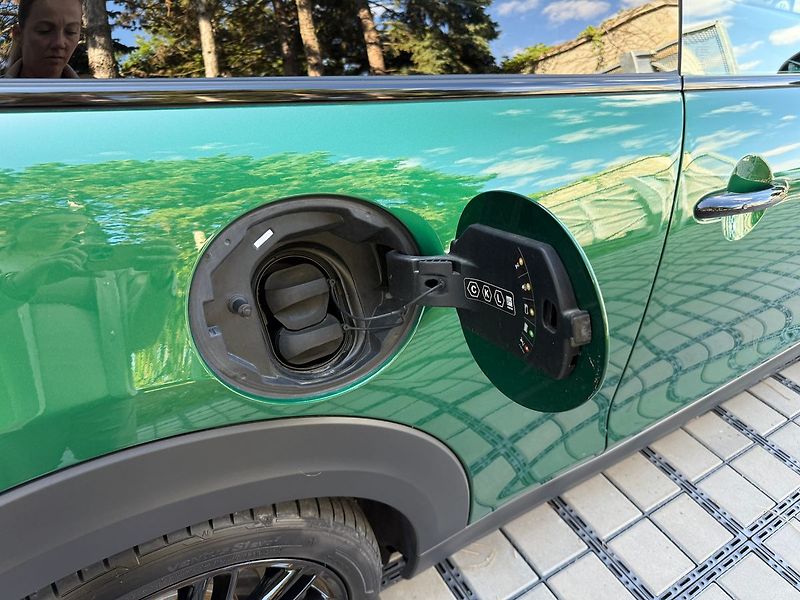Mini Cooper SE 135kW ACC / Edice Mosaert - fotka 9 z 34