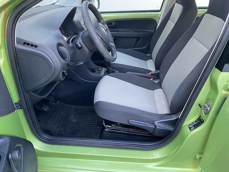Škoda Citigo (2013) 1.0 MPi, AC, výhřev sed - fotka 9 z 12