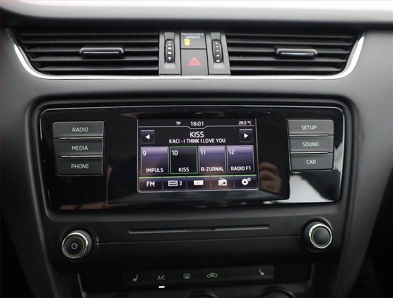 Škoda Octavia (2015) Ambition 1.6 TDI, 4X4 - fotka 10 z 18