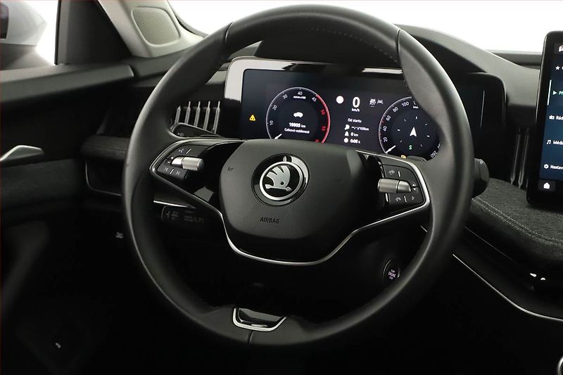 Škoda Superb (2024) 2.0 TDI, Selection, ACC, Tažné - fotka 15 z 22