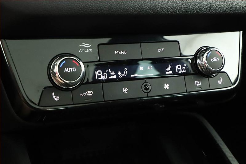 Škoda Kamiq (2025) 1.0 TSI, MONTE CARLO, KEYLESS - fotka 13 z 19