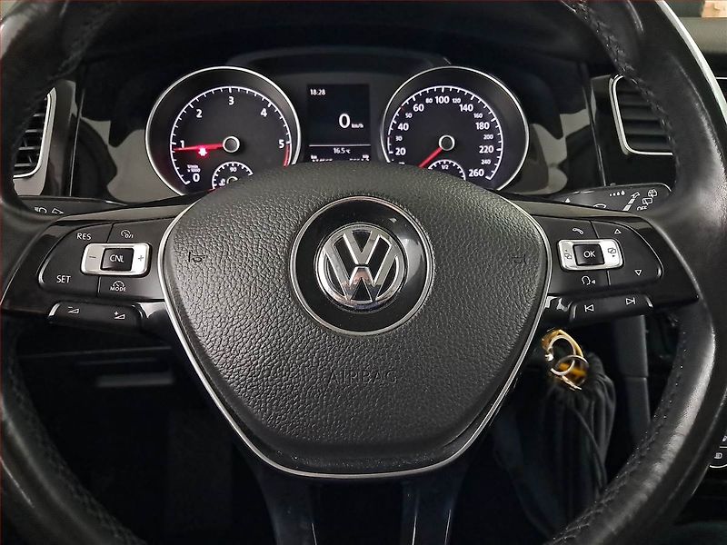 Volkswagen Golf (2015) 1.6 TDI, Kůže, Tempomat - fotka 18 z 19