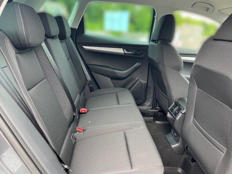 Škoda Karoq (2025) SELECTION 1.5 TSI DSG - fotka 22 z 31