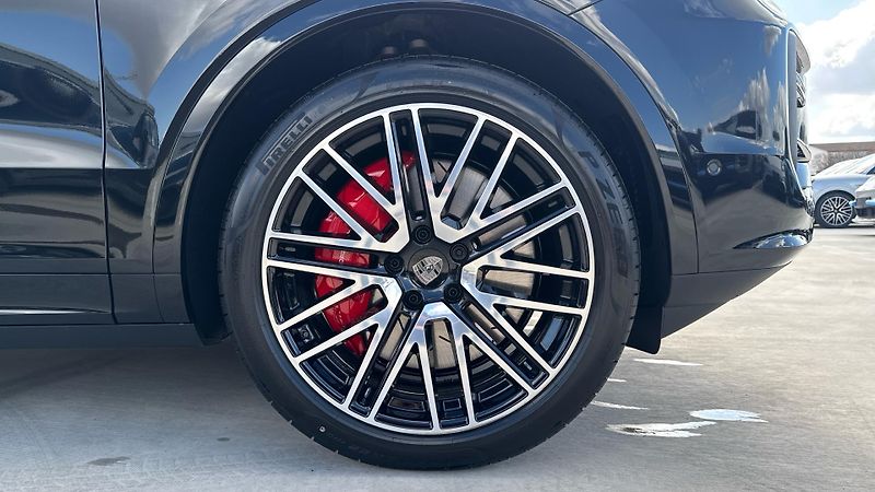 Porsche Cayenne Turbo E-Hybrid - fotka 10 z 25