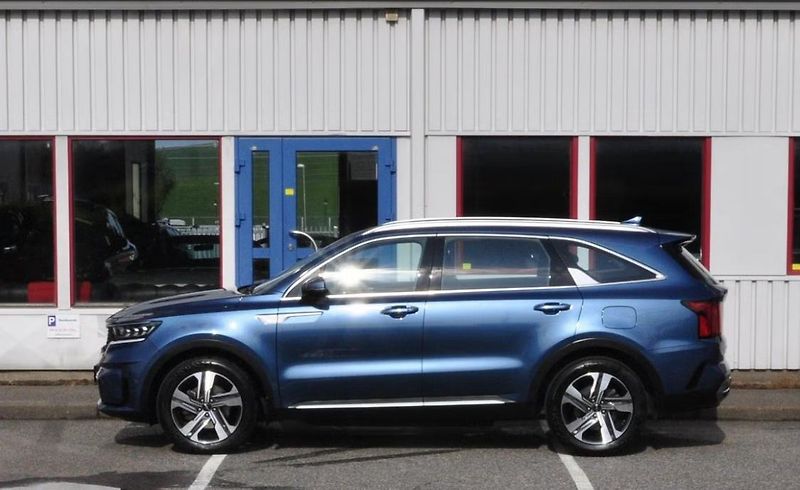Kia Sorento Action PHEV AWD Kamera 7 míst - fotka 2 z 14