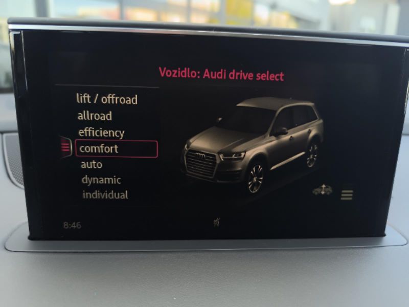 Audi Q7 3.0 TDi - fotka 16 z 26