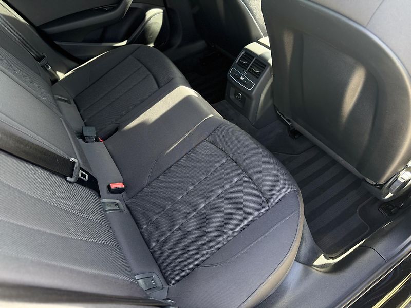 Audi A4 Avant (2023) 35 TFSI | 2023 | 1. majitel - fotka 11 z 14