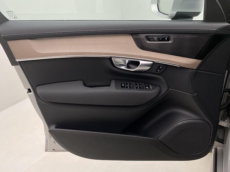 Volvo XC90 B5 AWD BRIGHT PLUS AUT CZ 7m - fotka 7 z 60