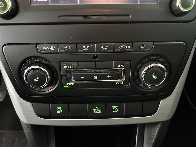 Škoda Yeti 2,0   TDI,4x4,1.MAJITEL,SERVIS - fotka 15 z 21
