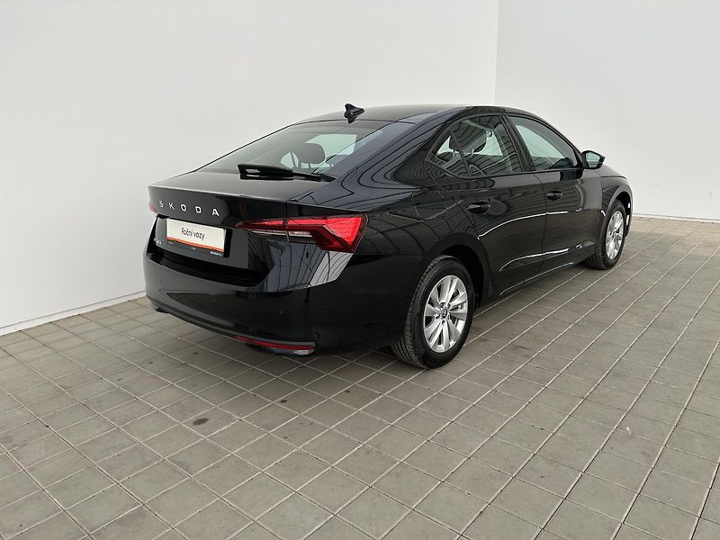Škoda Octavia 1.5 TSI Selection - fotka 2 z 25