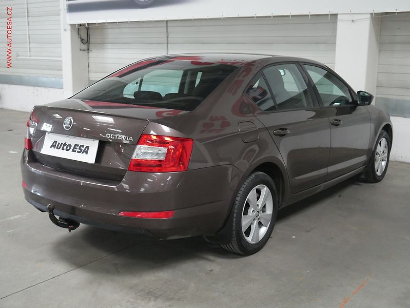 Škoda Octavia (2013) 1.6 TDi, ČR, Sport, bixen, - fotka 6 z 21