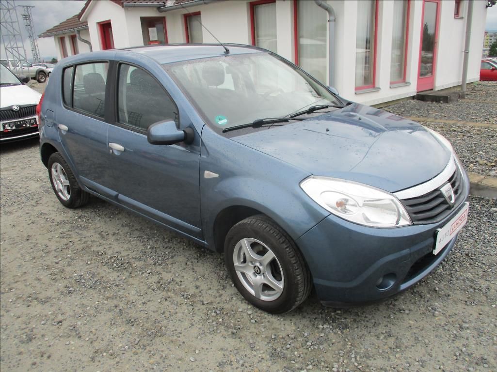 Dacia Sandero 1,4 i, klimatizace, serviska,