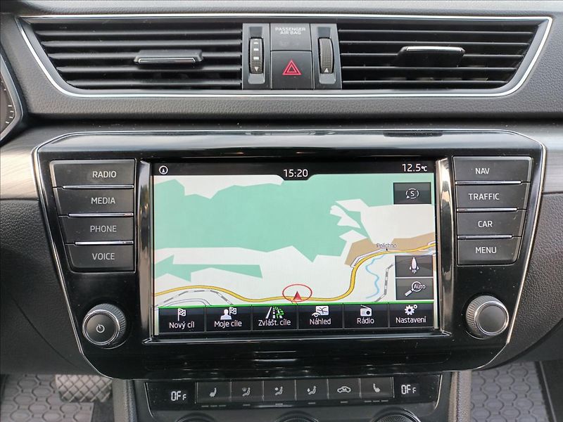 Škoda Superb 2,0 TDI,110KW,NAVI,VÝHŘEV, - fotka 31 z 41