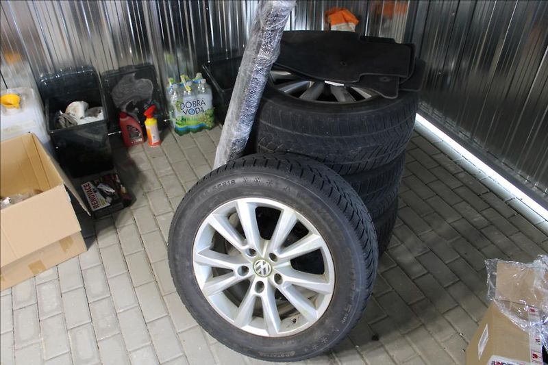 Volkswagen Touareg 3,0 TDi  4 x 4, AUTOMAT, DPH - fotka 37 z 40