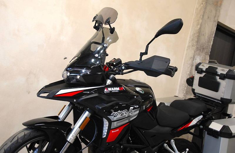 Benelli TRK 251 (2022) hezký stav, 2. maj, původ ČR - fotka 16 z 20