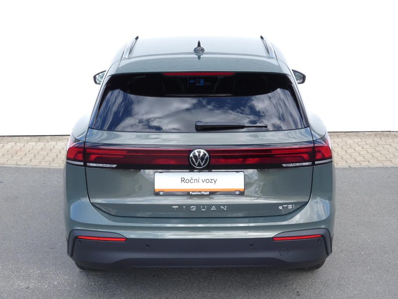 Volkswagen Tiguan Life 1,5 eTSI 110 kW mHEV - fotka 16 z 30