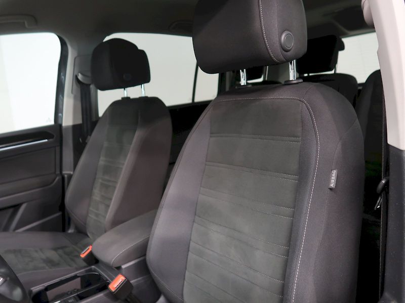 Volkswagen Touran (2023) HIGHLINE 2.0TDI DSG - fotka 15 z 37