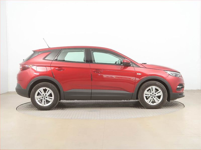 Opel Grandland X (2021) 1.2 Turbo, Serv.kniha - fotka 6 z 16