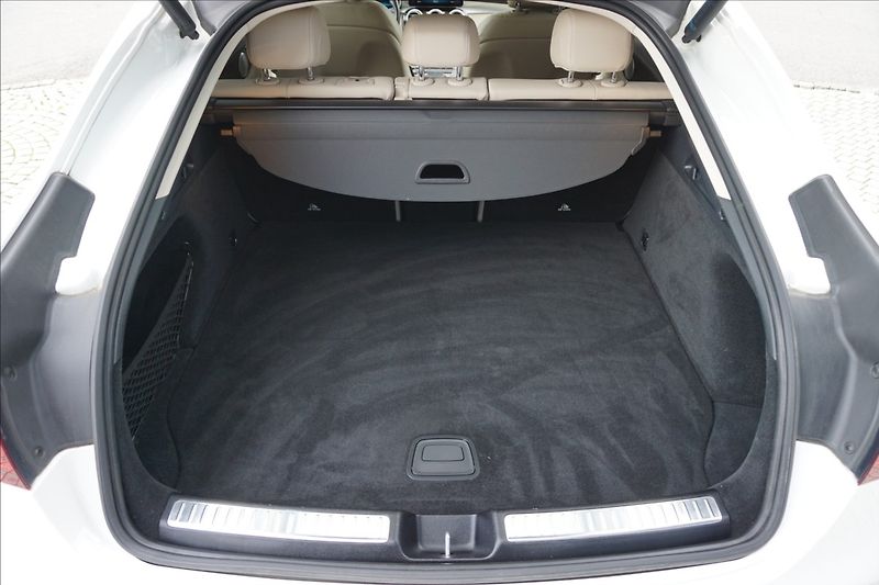 Mercedes-Benz GLC 2,0 300 4M kupé 1.maj - fotka 13 z 20