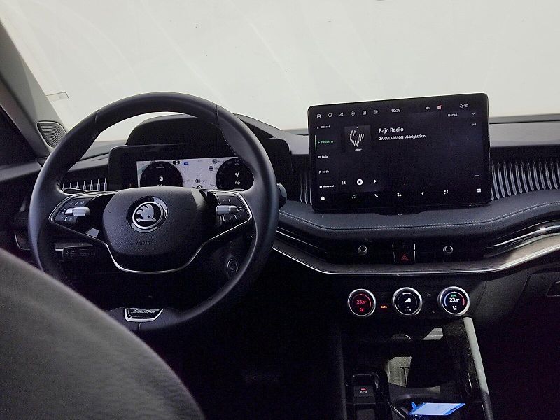 Škoda Superb (2024) L&K 2,0 Tdi 142 Kw 4x4 DSG - fotka 6 z 46
