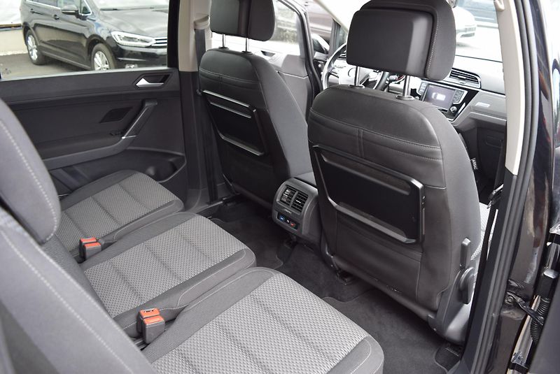 Volkswagen Touran (2017) 1.4TSI 110kw CLBMT TAŽ NAV APP - fotka 38 z 50