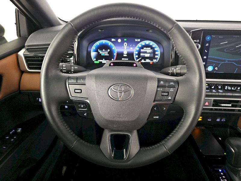 Toyota Camry (2025) 2.5HEV 230k - fotka 8 z 26