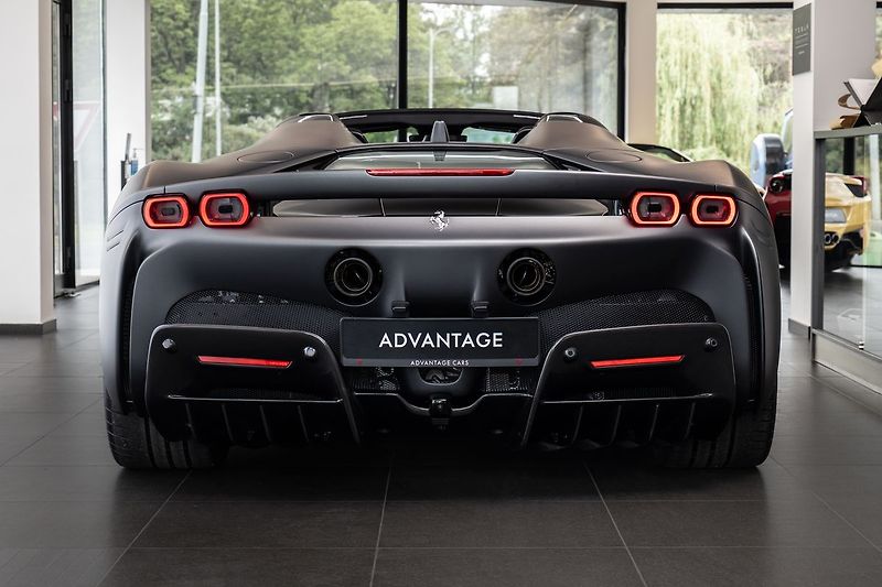 Ferrari SF90 Spider/LIFT/LEDS/360/Karbon - fotka 3 z 21