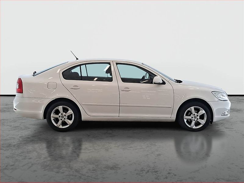 Škoda Octavia (2012) 1.6 TDI, Automat, Tempomat - fotka 6 z 16