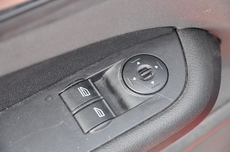 Ford Focus 1.4i 59kW - fotka 7 z 12