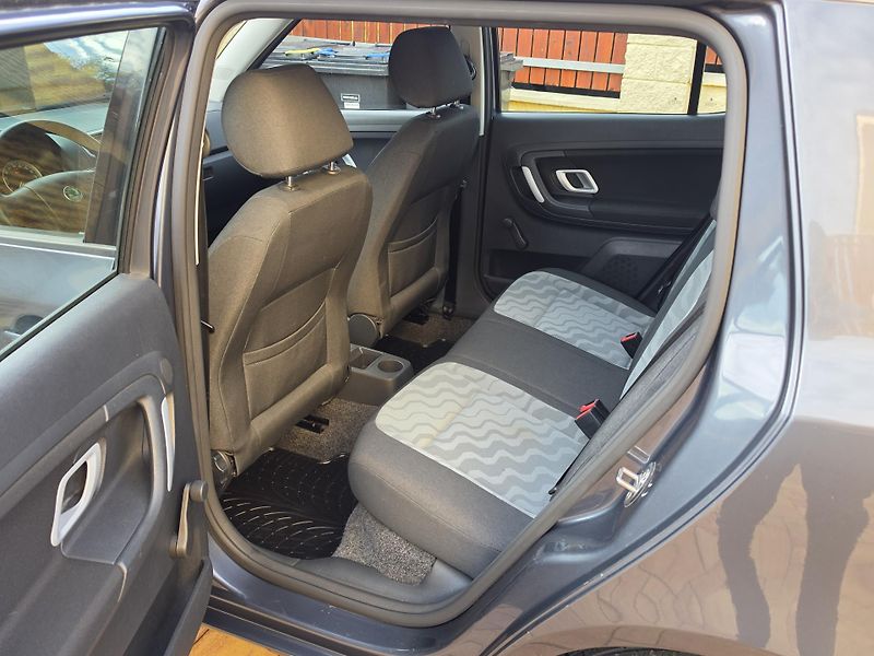 Škoda Fabia II 1.4i 16V AMBIENTE*2x SADA* - fotka 23 z 55